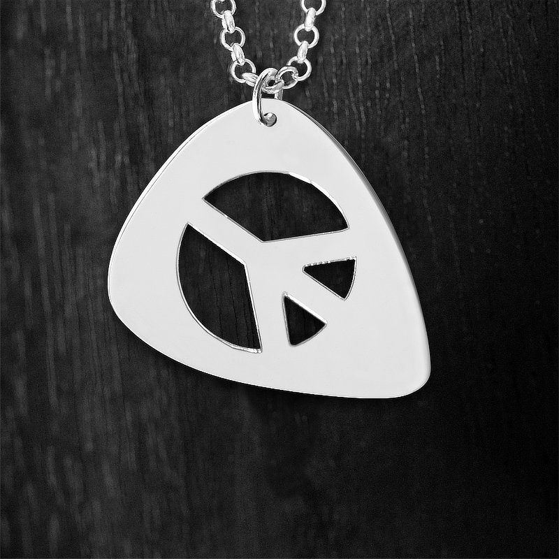 Pendentif médiator plaqué argent - modèle Peace&Love